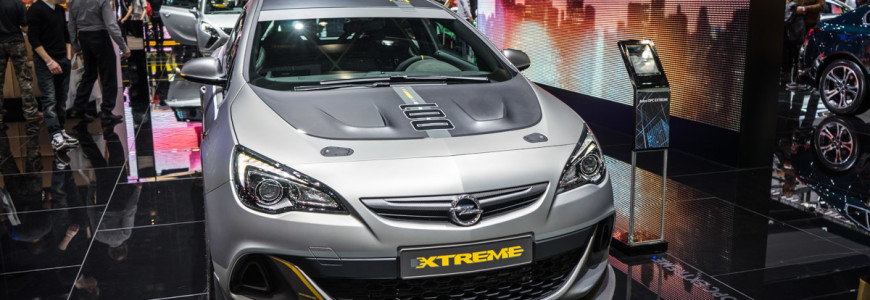 Opel Astra OPC Extreme Autosalon Geneve 2014-1