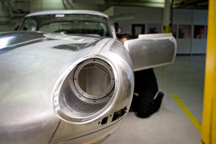 Een pers-foto van Jaguar bewijst dat al is begonnen met de bouw.