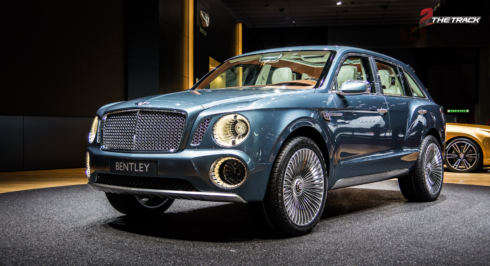 De EXP 9 F, onthuld op de Autosalon Genève 2012 was de aankondiging van Bentley's SUV plannen.