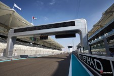 Abu-Dhabi-grand-prix-2014-Yas-Marina-circuit-Mercedes-AMG-F1-Lewis-Hamilton-Nico-Rosberg-3