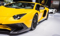 Lamborghini-LP750-4-Aventador-Super-Veloce-SV-Geneva-Motor-Show-2015-2